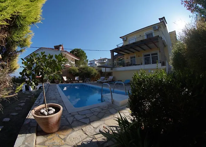 The Bird's Nest Luxury Villa *